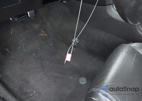 2013 Ford Mustang V6 Premium z USA, uszkodzony, nr VIN 1ZVBP8AM5D5250571